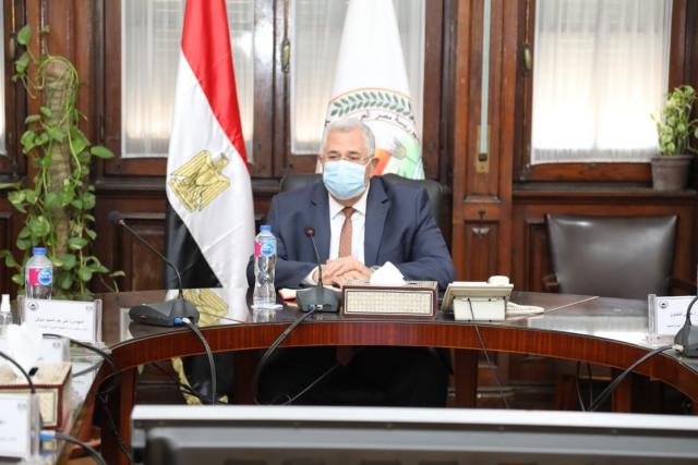 وزير الزراعة يطلق منظومة كارت الفلاح فى الإسكندرية والسويس والنوبارية