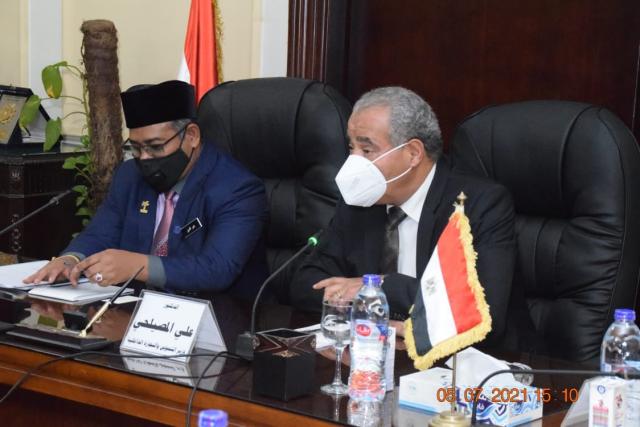 ”وزير التموين” تعاون بين مصر وماليزيا لتبادل الخبرات في مجال إنتاج الزيوت
