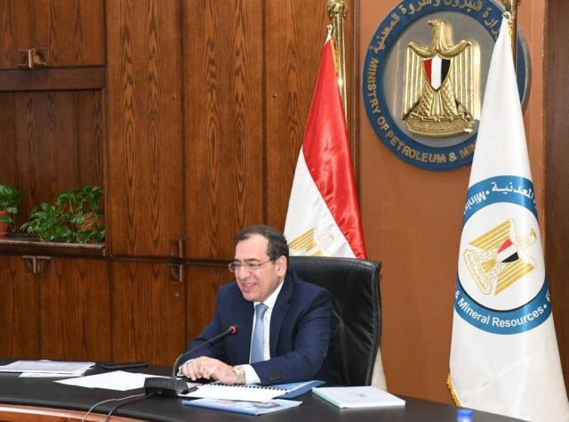 اتفاق بين إيني وإيجاس وكهرباء مصر لإنتاج الهيدروجين الأخضر باستخدام الكهرباء