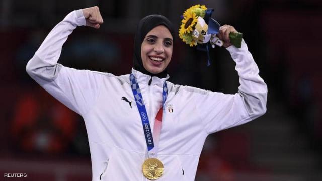 وزير الرياضة يهنئ فريال عبد العزيز بذهبية الكاراتيه بأولمبياد طوكيو