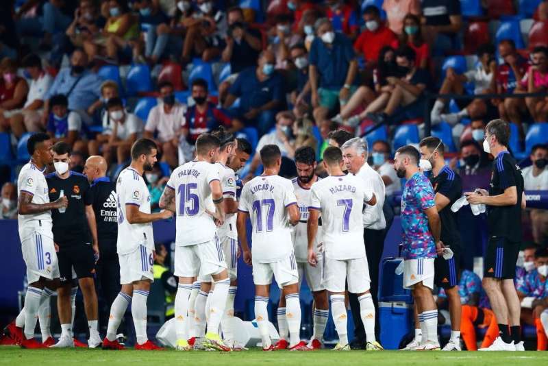 أنشيلوتي يعلن قائمة ريال مدريد لمواجهة ريال بيتيس