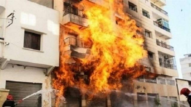 السيطرة على حريق  داخل ورشة نجارة بعقار سكني بمدينة السلام