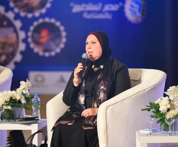 وزيرة التجارة تتفقد الجناح المصري بمعرض اكسبو دبي 2020