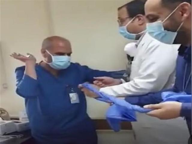 تأجيل محاكمة الطبيب عمرو خيري في واقعة ”السجود للكلب” للاطلاع