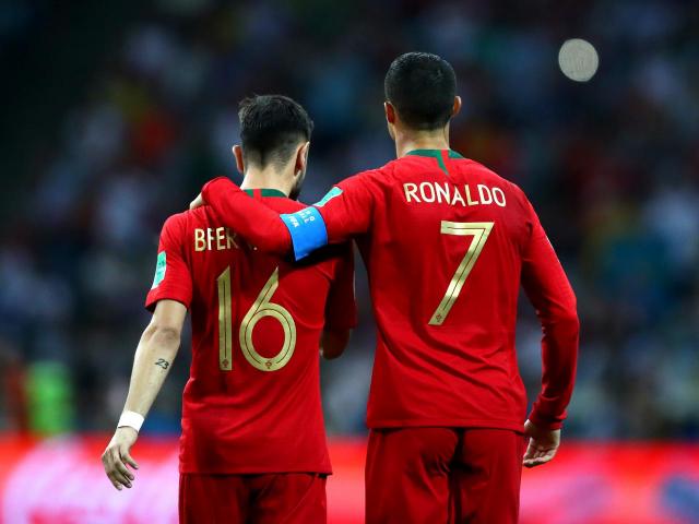 رونالدو وفيرنانديز يتصدران قائمة البرتغال في تصفيات كأس العالم 2022