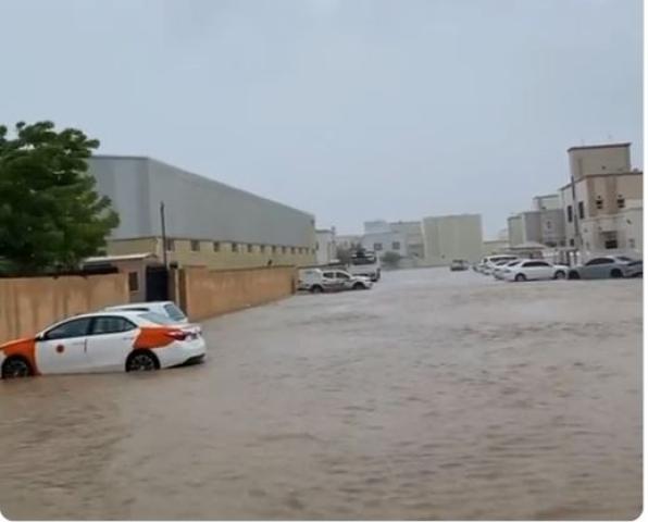 سلطنة عُمان توقف الرحلات الجوية بسبب إعصار ”شاهين” (فيديو)