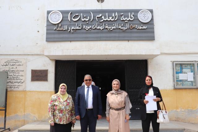 نائب رئيس جامعة الأزهر يتابع استعداد كلية العلوم بنات بالقاهرة للعام الدراسي الجديد