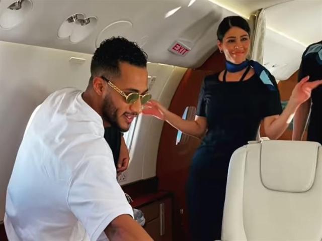 القصة كاملة لأزمة محمد رمضان مع مضيفات الطيران وجنسيتهم (فيديو)