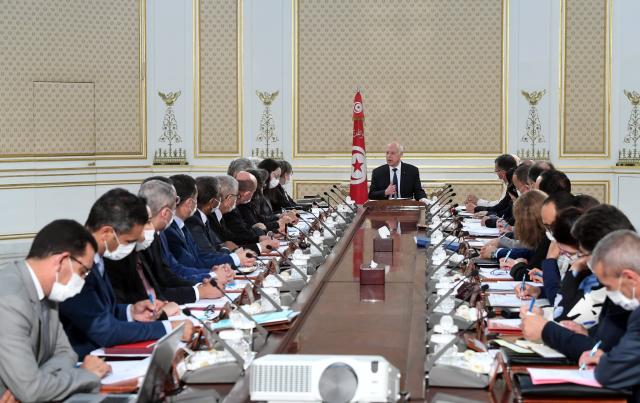 الرئيس التونسى يترأس إجتماع الحكومة 