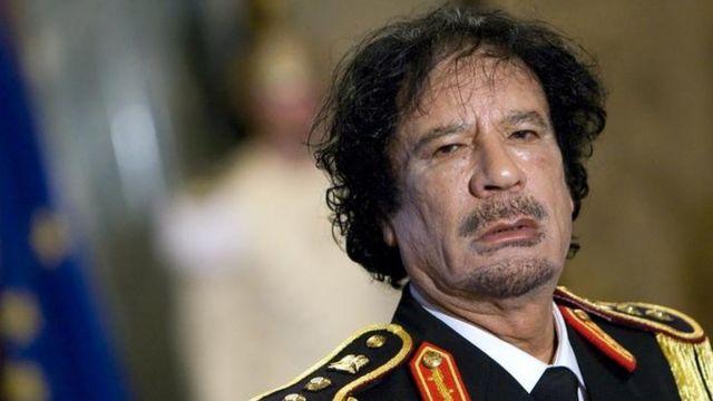 عاجل - كيف قُتل القذافي فعلًا؟ صحفي فرنسي يكشف السر بعد 10 سنوات من الواقعة