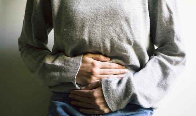 4 علامات تحذرك من ضعف الجهاز الهضمي ومشاكل الأمعاء