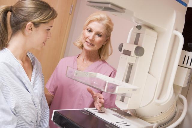 شهر التوعية بسرطان الثدي: متى تذهب المرأة للتصوير بالأشعة السينية؟