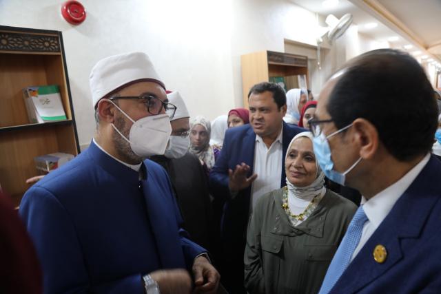 افتتاح معرض الكتاب بكلية الدراسات الإسلامية للبنات بالقاهرة 