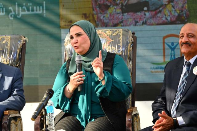 وزيرة التضامن تكشف لسيدات حملة ”بالوعي مصر بتتغير  للأفضل” عن أسباب توقف فيزا ”تكافل وكرامة”