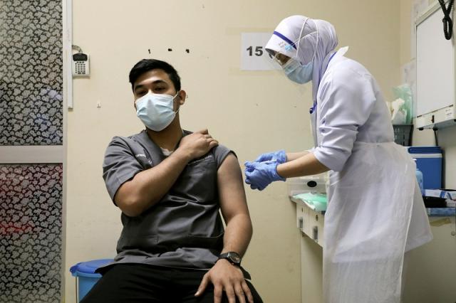 وزارة الصحة: توفير 8 لقاحات عالمية لمواجهة فيروس كورونا
