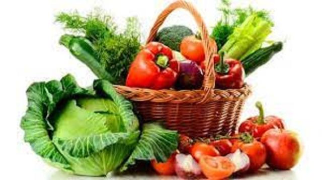 أسعار الخضراوات والفواكه في الأسواق.. ”الطماطم بـ٣ جنيه”