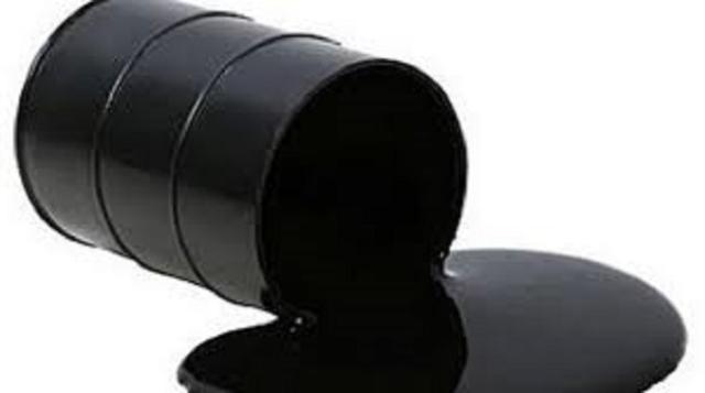 قفزة غير متوقعة في أسعار النفط اليوم بعد تراجع مخزونات الخام الأمريكية