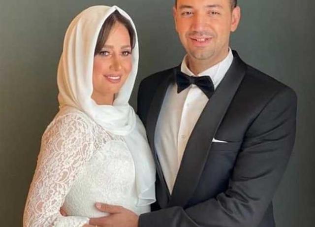 معز مسعود مع زوجته الفنانة حلا شيحة