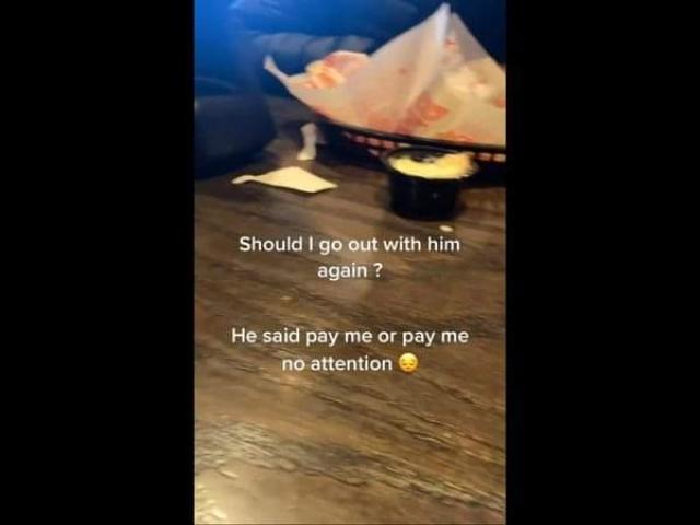 رجل يطلب طعاما لنفسه ويترك صديقته.. فما القصة؟ (فيديو)