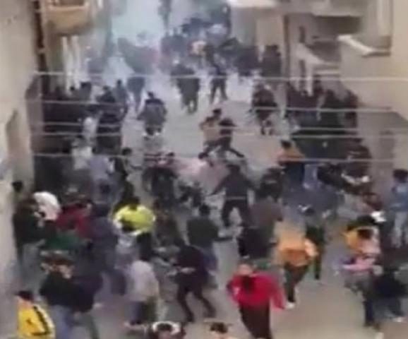 حرب شوارع بالأسلحة البيضاء.. ماذا حدث في سوق السمك ببورسعيد؟