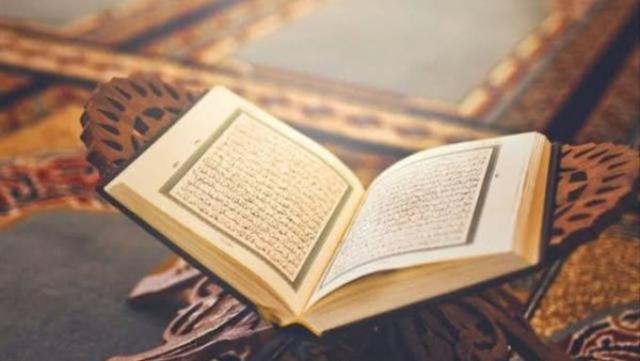هل يجوز قراءة القرآن دون وضوء؟