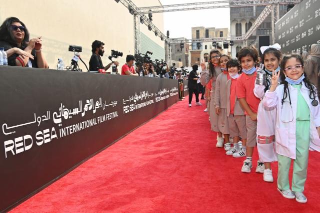 مهرجان البحر الأحمر.. أطفال أمام شاشة السينما للمرة الأولى