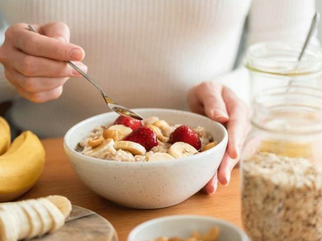 5 أخطاء في وجبة الإفطار تُدمر أهدافك في إنقاص الوزن