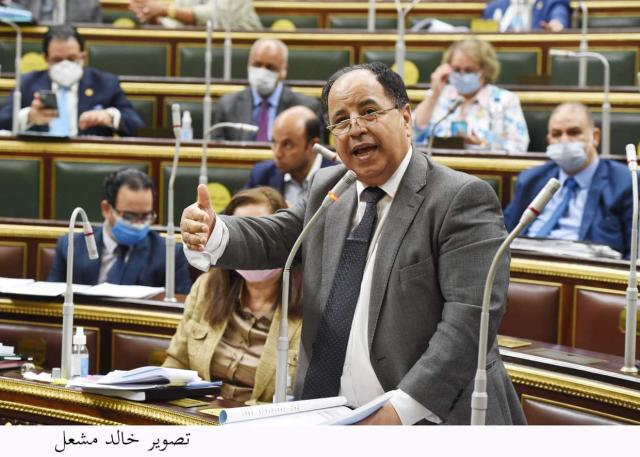 عاجل| وزير المالية يتقدم ببلاغ للنائب العام ضد العاملين بالنفايات