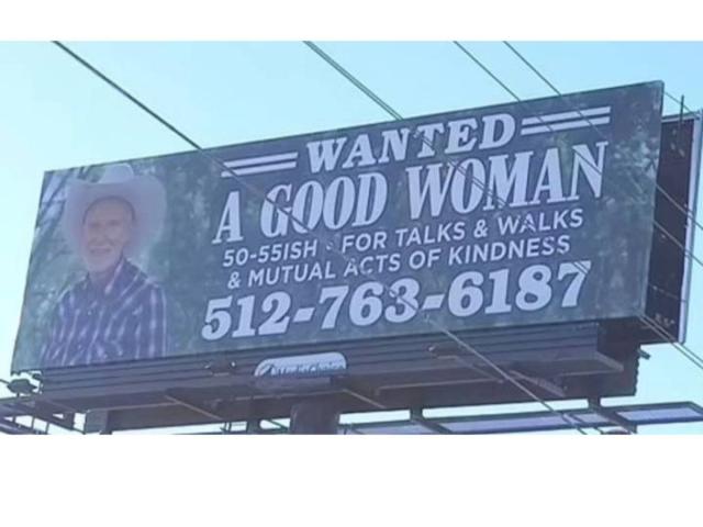 لوحة إعلانات على الطريق السريع لرجل يبحث عن شخص لقضاء الكريسماس معه