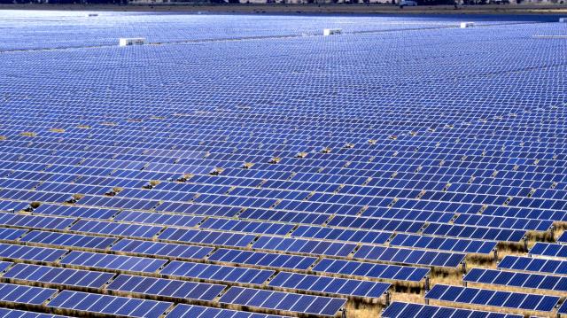 قبل افتتاح الرئيس السيسي له.. تعرف على مجمع بنبان عاصمة الطاقة الشمسية في العالم