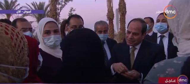 الرئيس السيسي يلتقي عدد من المواطنين