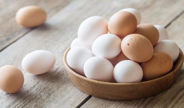 هل تناول البيض بكميات كبيرة يسبب الإصابة بمرض السكري؟