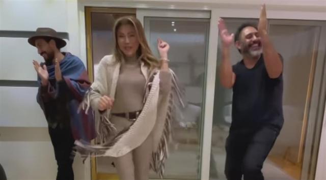 وصلة رقص لنوال الزغبي وعمرو مصطفى تشعل السوشيال ميديا - (فيديو)