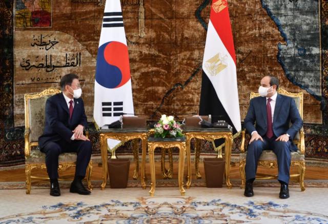الرئيس السيسي ونظيره الكوري