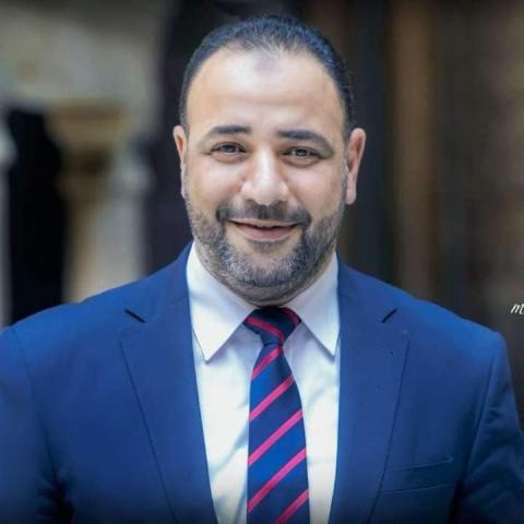 د. أيمن أبو عمر خطيب الجمعة بمسجد الأنصاري بكفرالشيخ