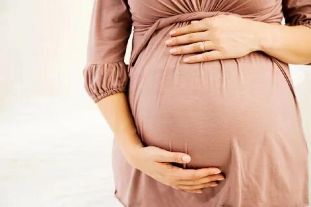 الآثار الجانبية التي تصيب المرأة خلال فترة الحمل.. تعرفي عليها