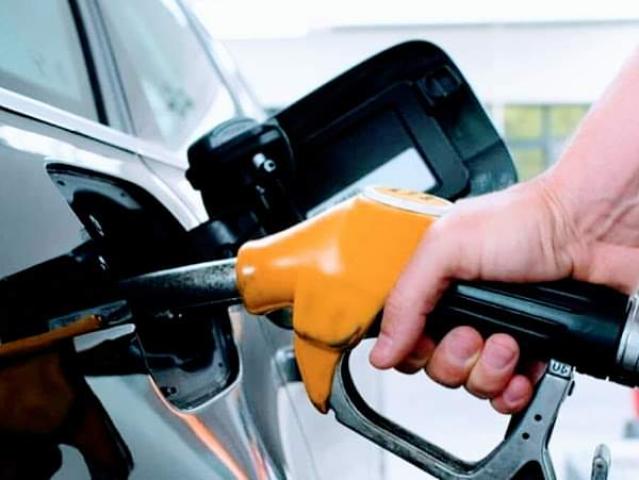 عاجل | الحكومة تقرر زيادة أسعار البنزين بأنواعه 25 قرشاً وثبات سعر السولار
