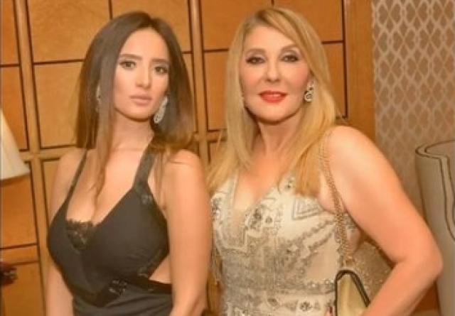 شاهد.. هكذا احتفلت ناية الجندي بعيد ميلاد «زينة»