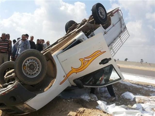 انقلاب سيارة نصف نقل-أرشيفية