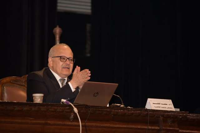 رئيس جامعة القاهرة: استحداث أول قسم للتقنية الحيوية