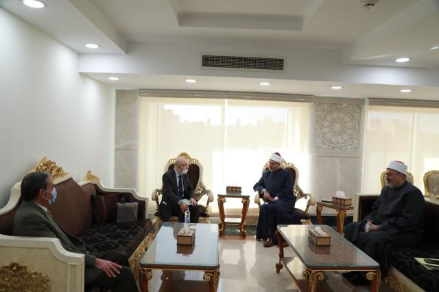 «أمين البحوث الإسلامية» يبحث مع سفير أوزباكستان التعاون العلمي