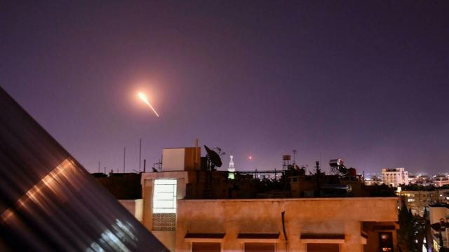 قصف صاروخي إسرائيلي على غرب سوريا
