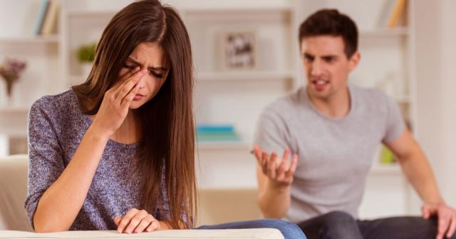 منها انعدام الثقة.. 6 أخطاء للمرأة تهدد استقرار علاقتها بالشريك بعد الزواج