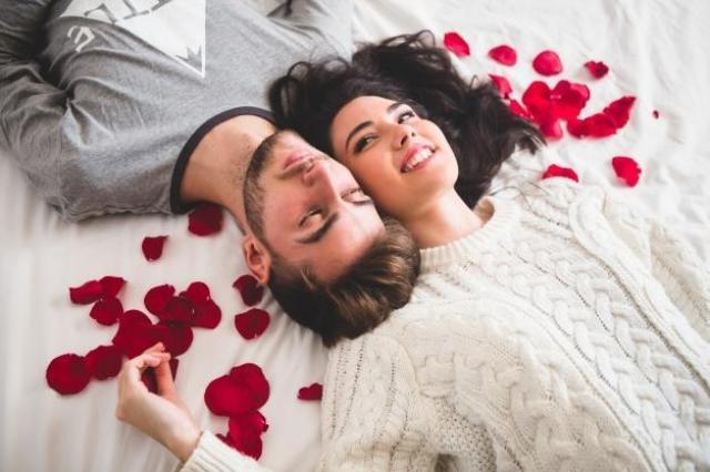 7 خطوات تخلق من زوجك شريكاً رومانسياً