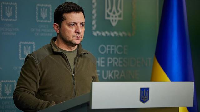 الرئيس الأوكراني يدعو شعبه للخروج في الشوارع ومقاومة الجيش الروسي