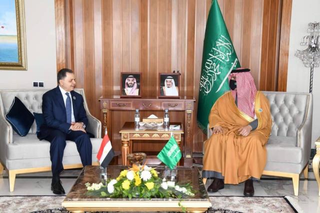 وزير الداخلية يعقد عدداً من اللقاءات الثنائية المنفصلة مع وزراء الداخلية العرب