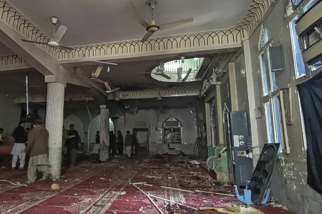 باكستاني يروي لـ«الطريق»: تفاصيل استشهاد 30 شخصًا وإصابة العشرات في تفجير مسجد ببيشاور