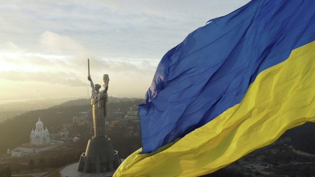 أوكرانيا تخفض أسعار فواتير الغاز والكهرباء وتلغي تحصيل الضرائب