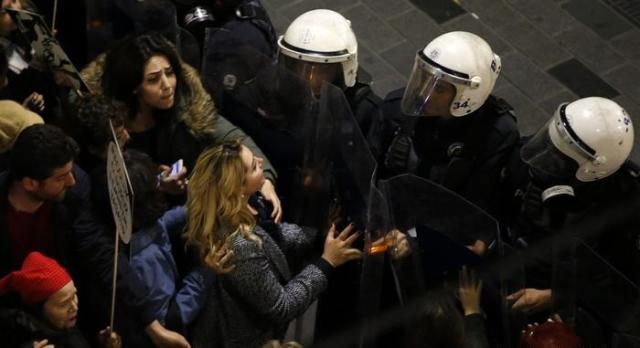 اعتقال عشرات النساء في إسطنبول باليوم العالمي للمرأة
