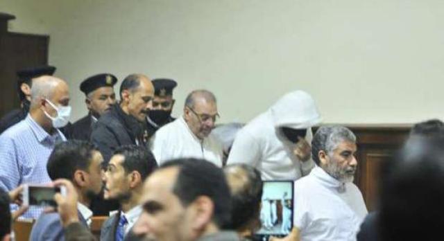 عاجل| ترحيل حسن راتب و17 من متهمي «الآثار الكبرى» إلى سجن وادي النطرون